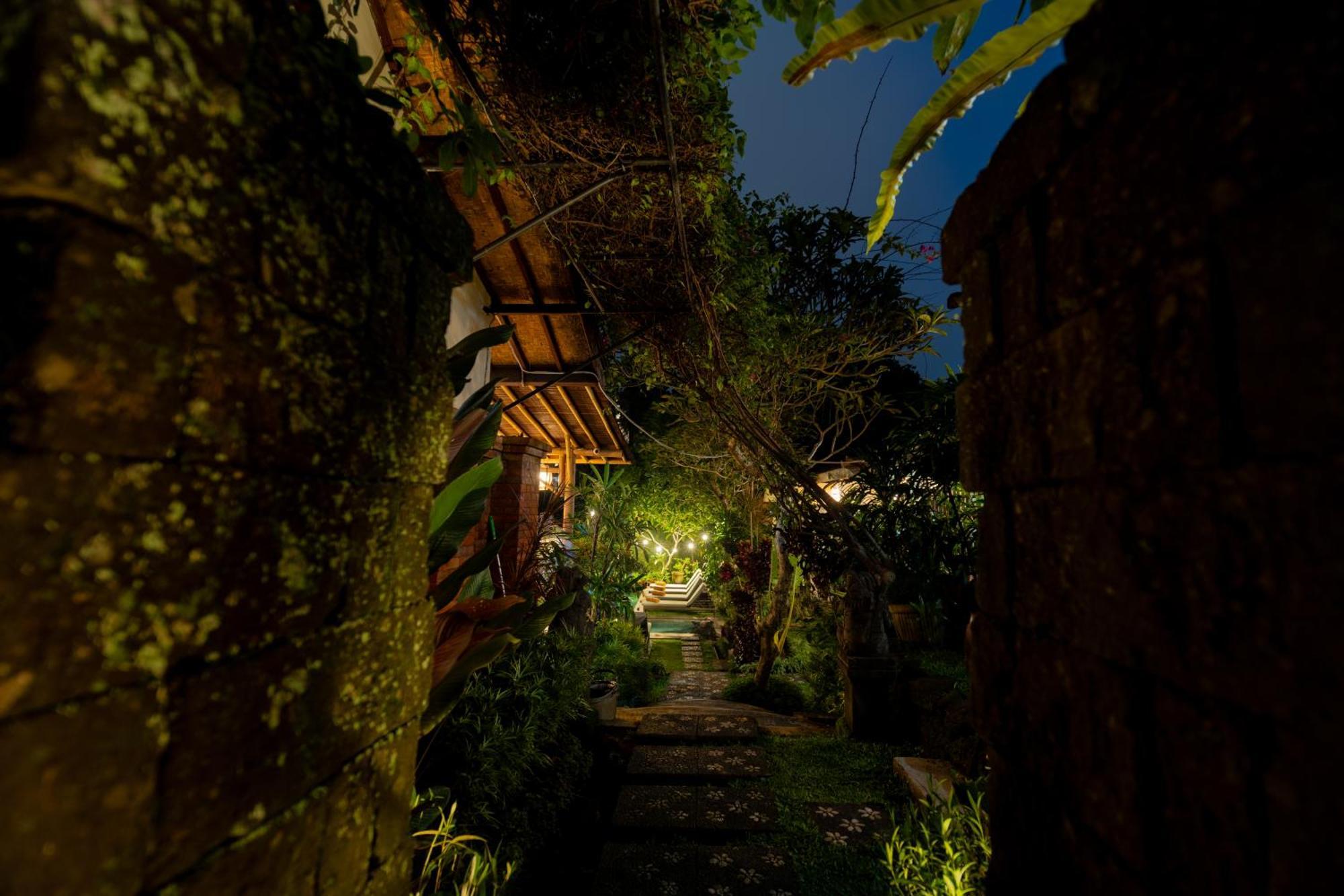 Desak Putu Putra Hidden Hotell Ubud Exteriör bild